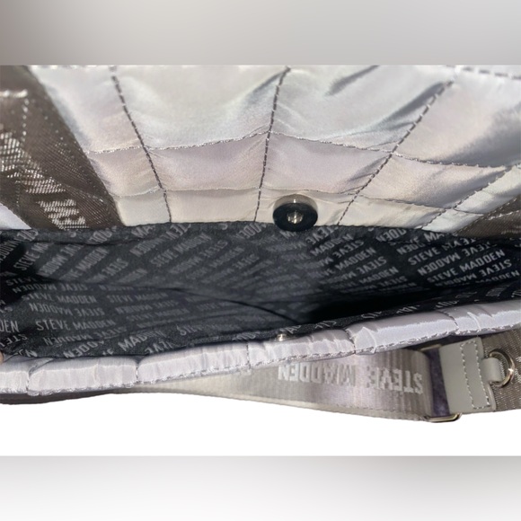 NWT’s Steve Madden Grey Blivia Nylon Tote Purse Bag Silver Puffer Crossbody 2Pcs - Picture 12 of 14